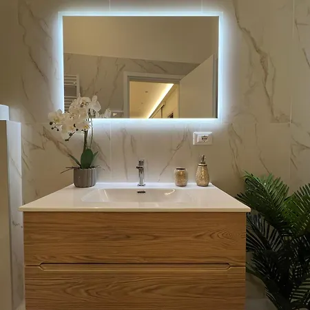 Arena Di 120mq Netflix, Wifi E Air Conditioning Apartment